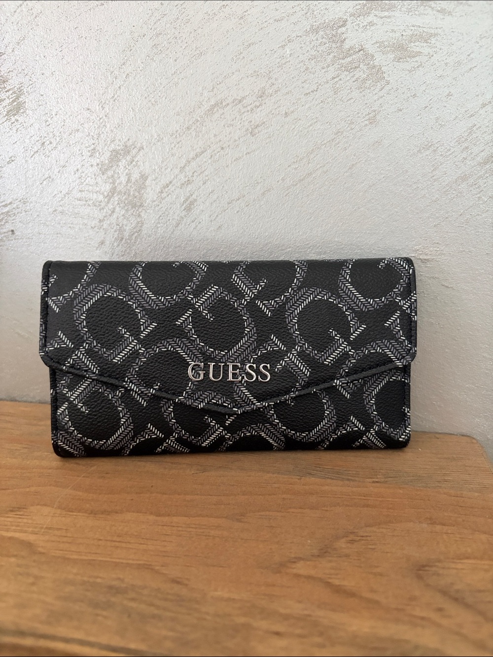 Brand New!! GUESS Black Logo-Print Continental Wallet with Silver Hardware